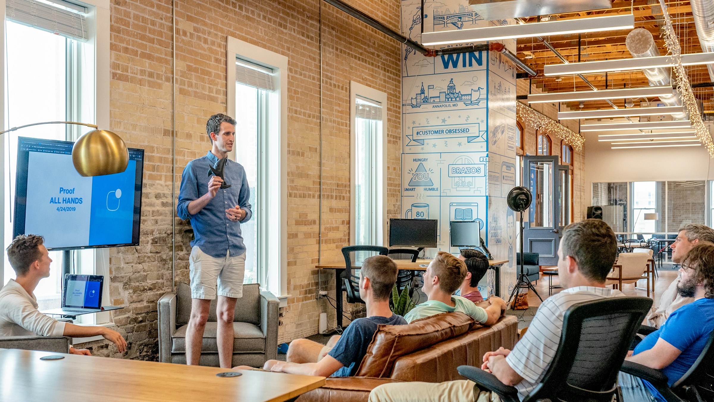 Advisory team in discussion